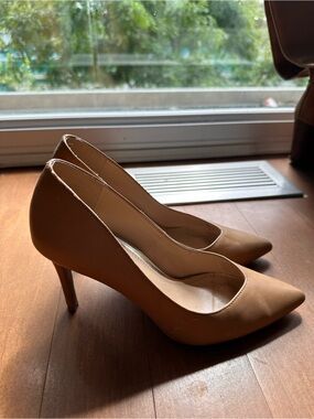 Women's Pointed-Toe High Heels in Tan